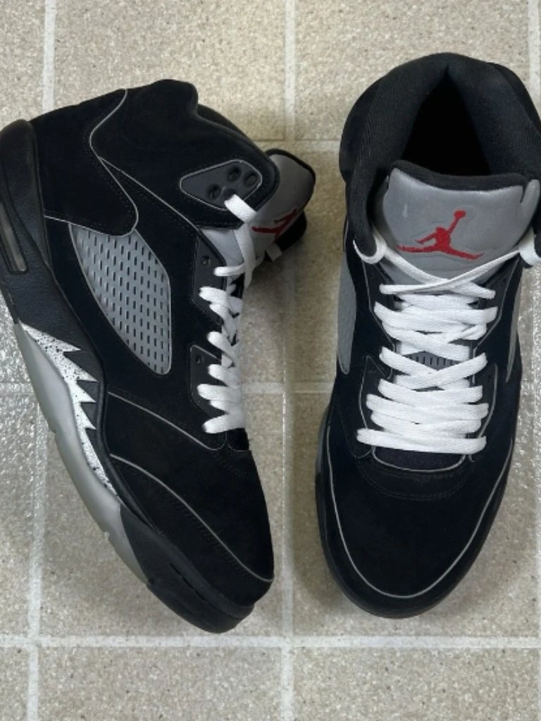 Jordan 5 Black Metallic Reimagined